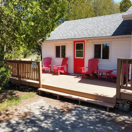 Neptunes Hideaway Tobermory Exterior photo