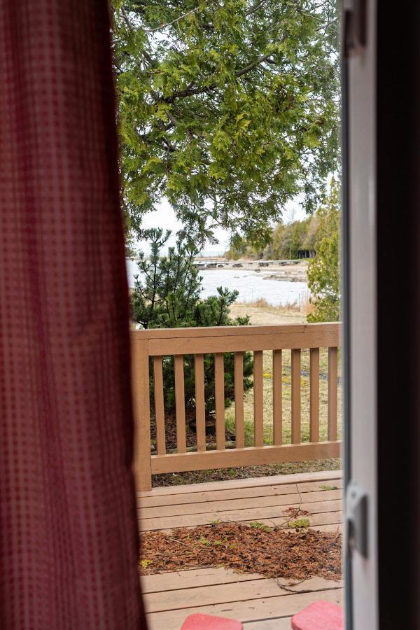 Neptunes Hideaway Holiday home *